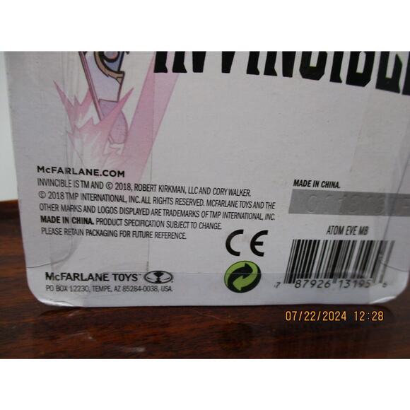 NEW Invincible ATOM EVE BLOODY Figure 2018 McFarlane Skybound Megabox Exclusive - Picture 5 of 7